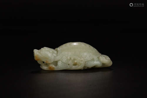 A HETIAN JADE SHAPED TURTLE ORNAMENT