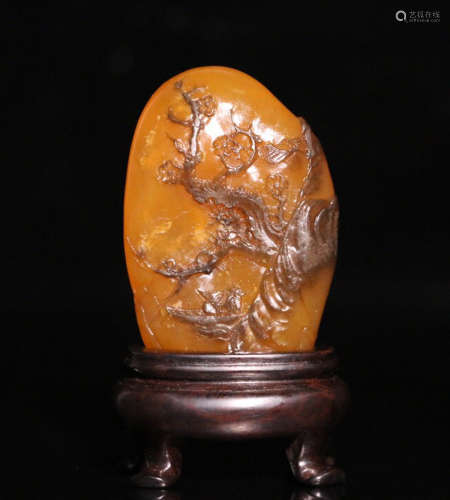 A BLACK SKIN TIANHAUNG STONE CARVED PENDANT