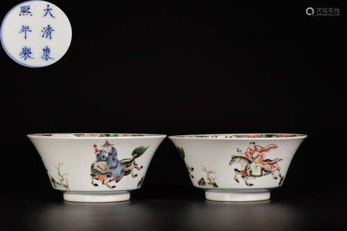 A PAIR OF KANGXI MARK COLORFUL PORCELAIN BOWLS PAINTED FIGURE PATTERN