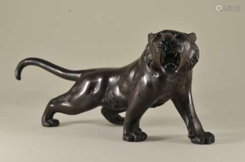 Bronze tiger. Japan. Early 20th century. 10