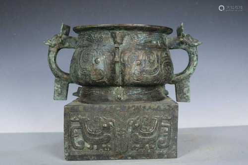 A Bronze Ritual Food Vessel