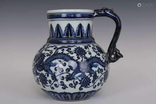 A Blue and White Porcelain Ewer