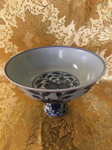 A Blue and White Porcelain Stem Bowl