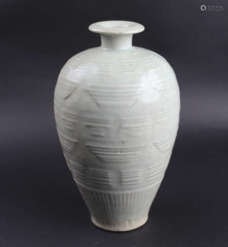 A HUTIAN KILN BAGUA PLUM VASE