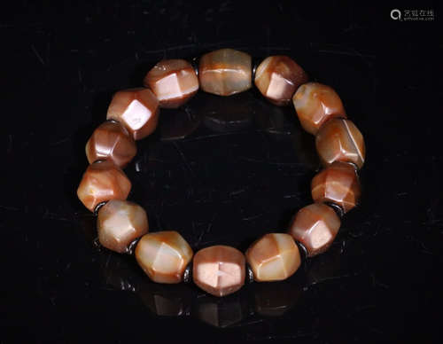 A TANG BALING AGATE BRACELET