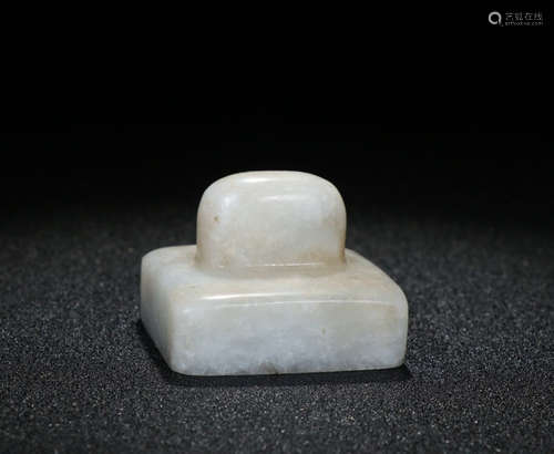 A HETIAN JADE RECTANGULAR SEAL