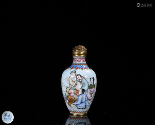 A COLORFUL STORY-TELLING GILT BRONZE SNUFF BOTTLE