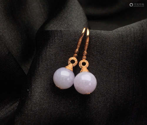 A PAIR OF VIOLET JADEITE EARRINGS WITH 18K GOLD