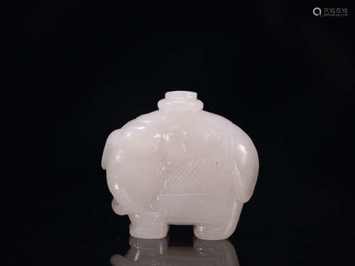 A HETIAN JADE ORNAMENT OF PEACEFUL ELEPHANT