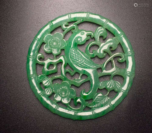 A JADEITE PENDANT WITH MAGPIE&PLUM PATTERN