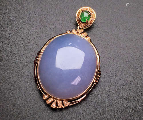 A VIOLET PIGEON EGG PENDANT WITH 18K GOLD&DIAMOND