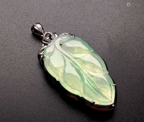 AN ICE JADEITE PENDANT OF TREE LEAF