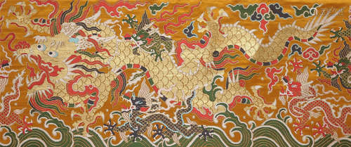 VERY LONG CHINESE EMBROIDERY DRAGON TRAPESTY