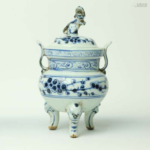 A Chinese Blue and White Porcelain Incense Burner