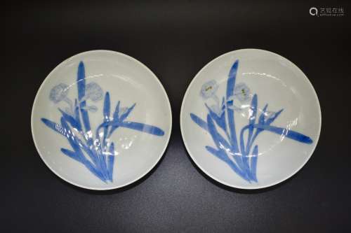 A interesting pair of Japanese Hirado ware blue and white tulip plates- 19th century