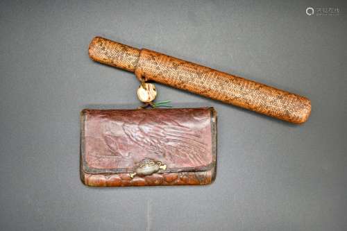 An interesting Japanese tobacco case together with the tobacco pouch 'sagemono'- 19th century.