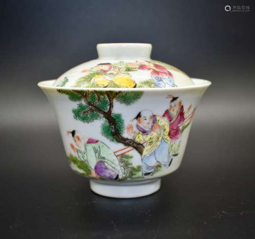 A Chinese porcelain tea pouring vessel- Republic period.