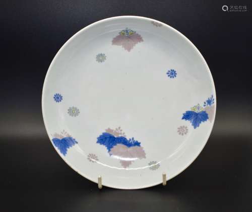 A Japanese porcelain dish signed by Seifu- 19th century.