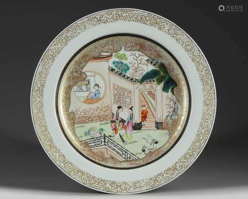 A Chinese famille rose 'Romance of the Western Chamber' charger