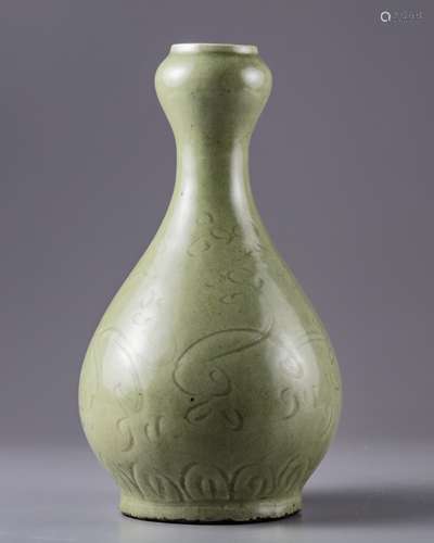 A celadon glazed garlic-head vase