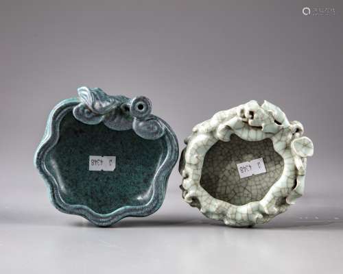 Two Chinese crackle glazed brush washers