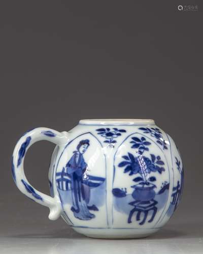 A blue and white sugar pot