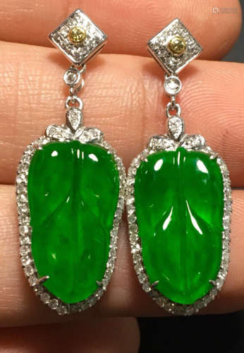 PAIR GREEN JADEITE CARVED LEAF PATTERN EARRINGS, A CLASS