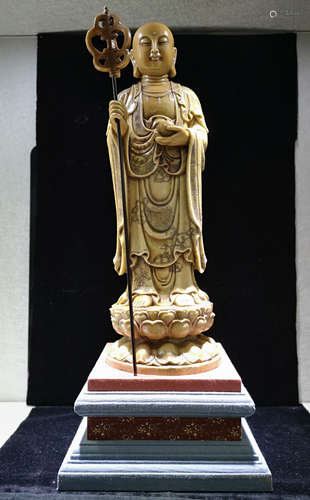 A SOAPSTONE CARVED DIZANG BODHISATTVA BUDDHA