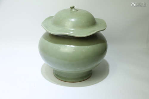 A Chinese Celadon Porcelain Jar
