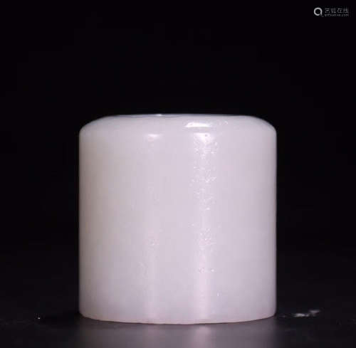 A HETIAN WHITE JADE CARVED FINGER RING