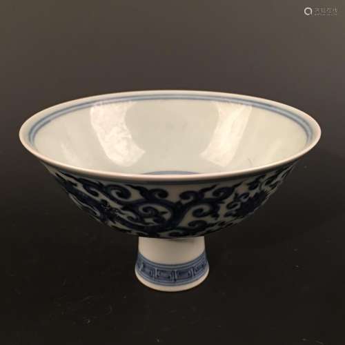 Chinese Blue-White 'Lotus' Standing Cup, Chenghua Mark