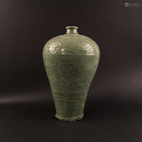 Chinese Longquan Kiln Porcelain Meiping Vase