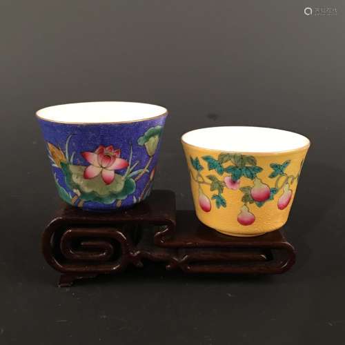 A Pair of Chinese Famille Rose Cup, Qianlong Mark
