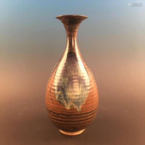 Chinese Yuhuchun Porcelain Vase