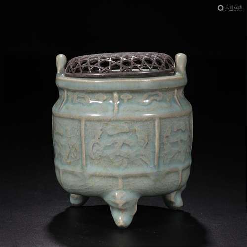 CHINESE CELADON GLAZE CENSER WITH SILVER LID