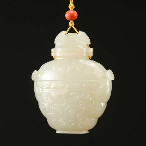 CHINESE WHITE JADE LIDDED VASE