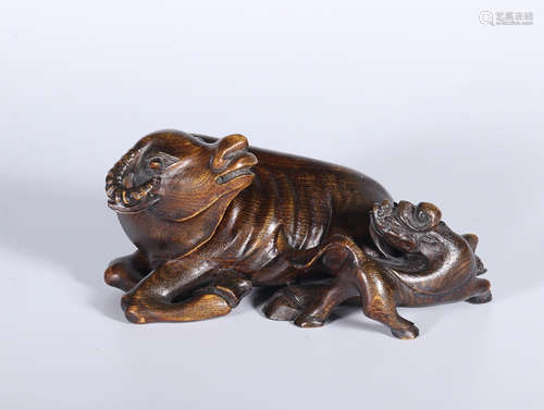 A OX DESIGN BOXWOOD ORNAMENT