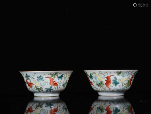 A PAIR OF STORY DESIGN WHITE GLAZE PORCELAIN BOWL