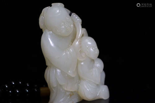 17-19TH CENTURY, A FIGURE DESIGN OLD HETIAN JADE PENDANT, QING DYNASTY