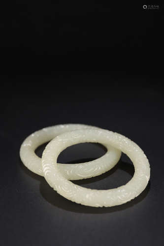 17-19TH CENTURY, A PAIR OF CLOUD PATTERN HETIAN JADE BRACELET, QING DYNASTY