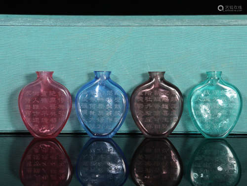 A SET OF FLORAL PATTERN GLASS SNUFF BOTTLE