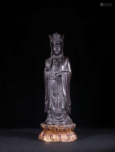 A CHENXIANG WOOD GUANYIN SHAPED ORNAMENT