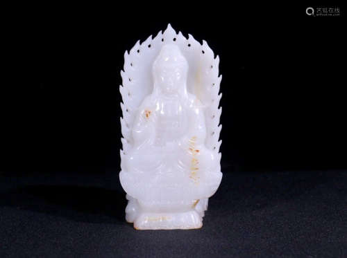 A WHITE JADE PEN HOLDER WITH BUDDHA SHAPED