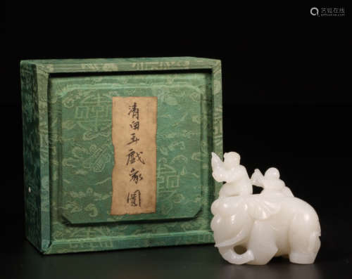 A HETIAN JADE ORNAMENT OF STORY-TELLING SHAPED