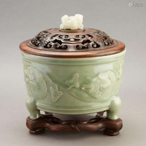 Chinese Ming Celadon Lonquan Tripod Censer