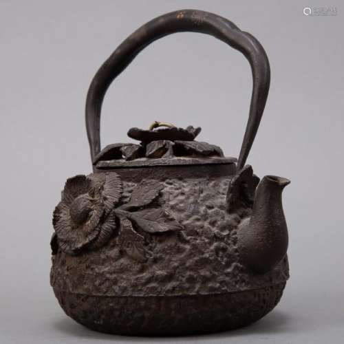 Japanese Meiji  Iron Kettle with Silver and Gold