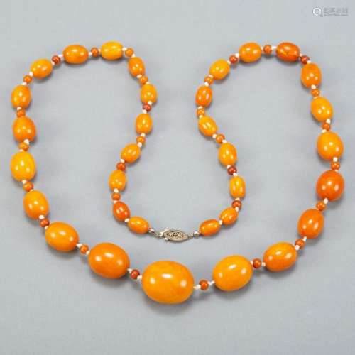 Early 20th c. Chinese Egg Yolk Amber Beads Neckla