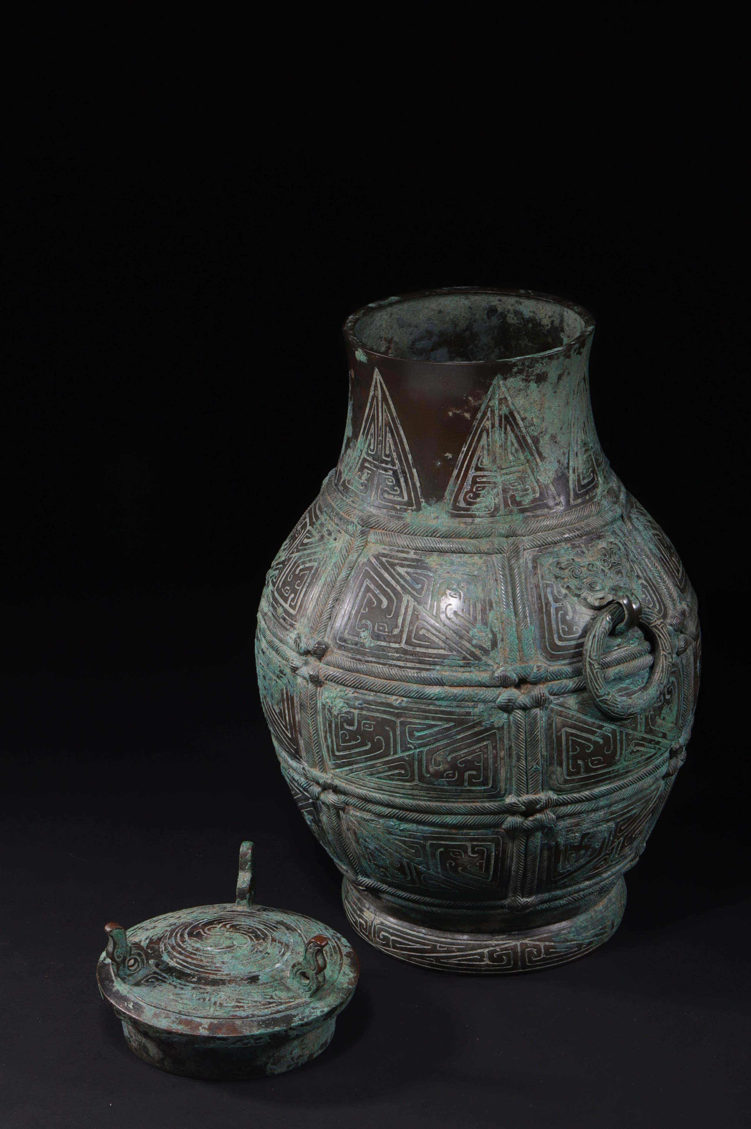 秦时代藏六藏青铜壶