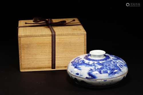 青花瓷菓子盒