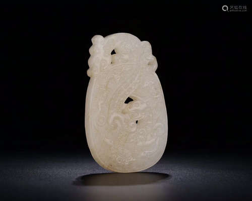 A DRAGON PATTERN BOTH SIDES HETIAN JADE PENDANT